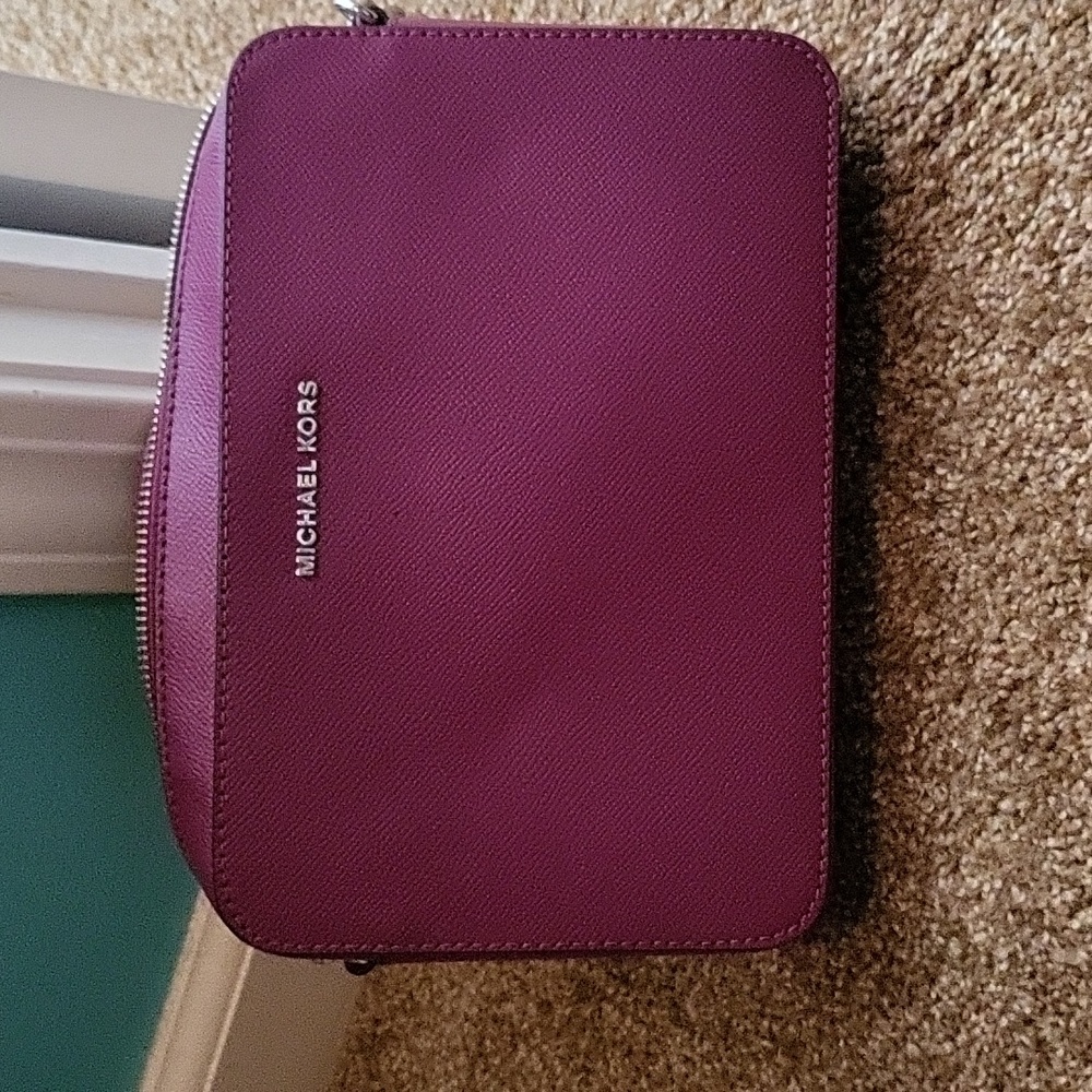 Michael Kors Jet Set Camera bag purple crossbody